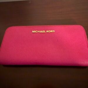 Michael Kors Fuchsia Wallet